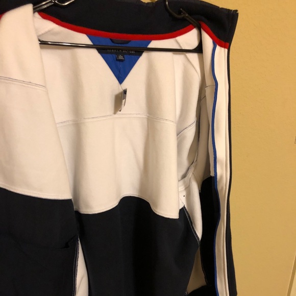 Tommy Hilfiger jacket (NEVER BEEN WORN) - Picture 4 of 6